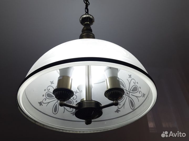 Люстра потолочная бу 1 год,в отличном состоянии