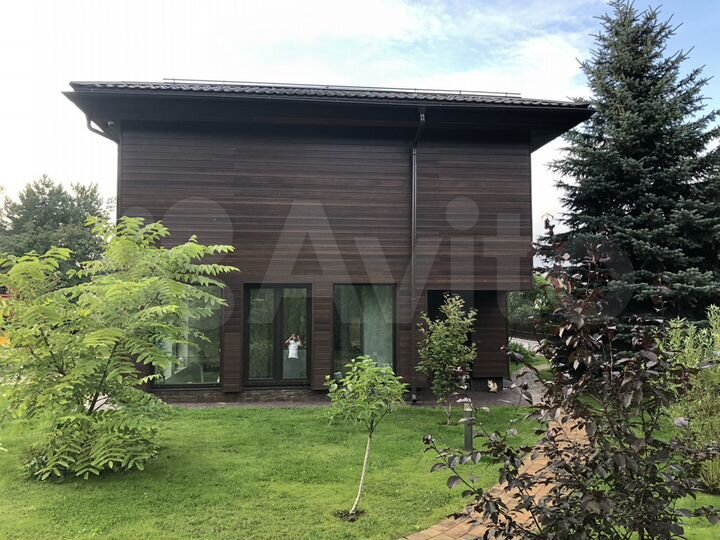 Дом 300 м² на участке 15 сот.