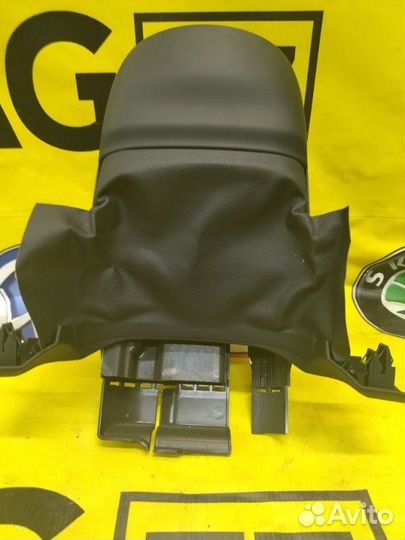 Кожух рулевой колонки Audi A4 седан 2.0 cdnc 2010