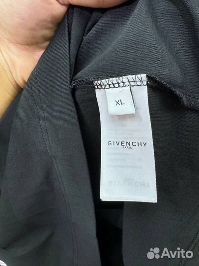 Футболка Givenchy
