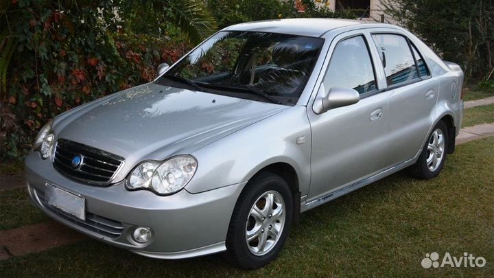 Лобовое стекло на Geely 