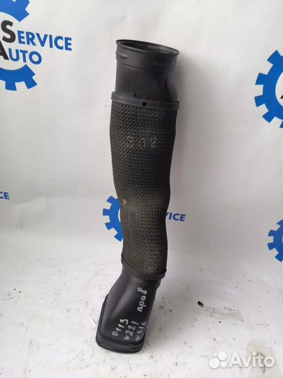 Mercedes W221 05- Патрубок забора воздуха правый