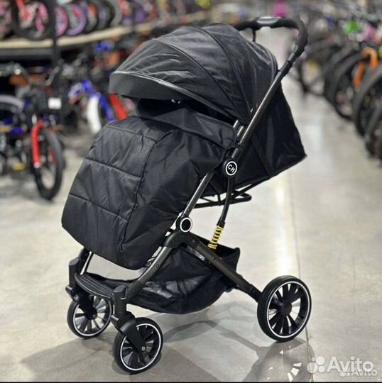 Коляска с перекидной ручкой lux mom