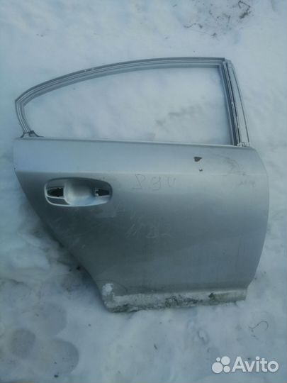 Дверь toyota avensis задняя