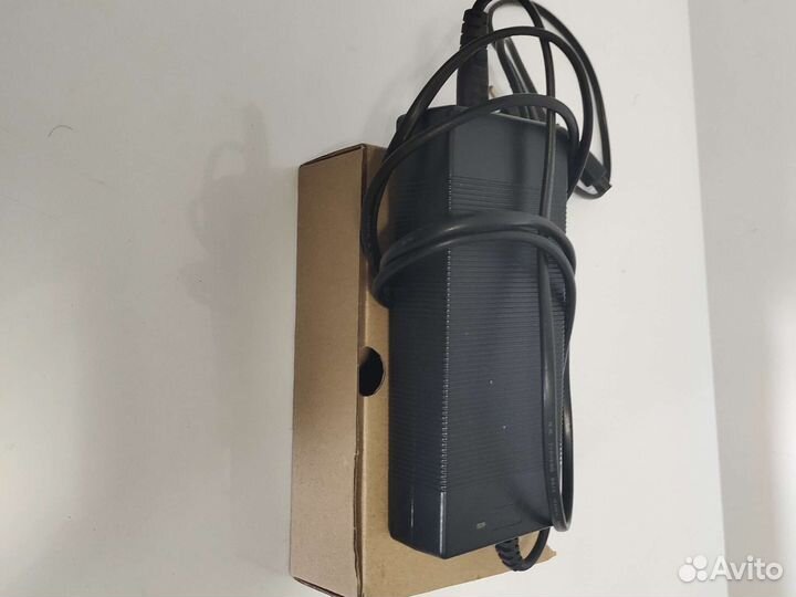 Зарядное устройство на электросамокат