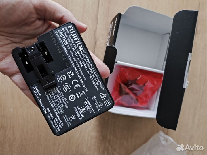 Зу + аккум fujifilm w126s оригинал