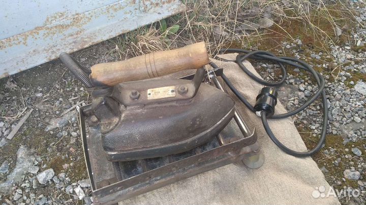 Утюг СССР 1956 с подставкой