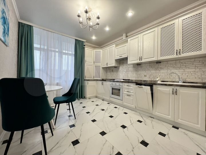 2-к. квартира, 63 м², 17/18 эт.