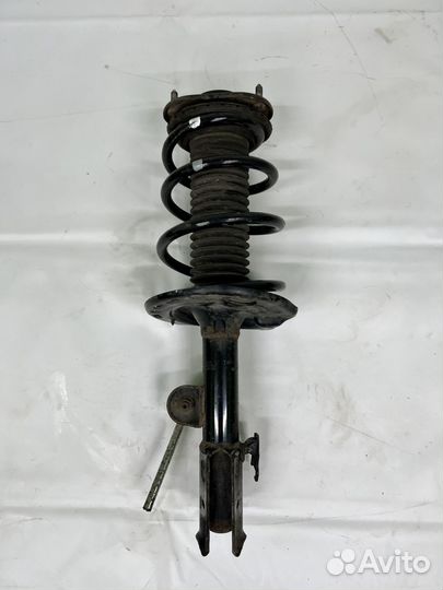 Стойка амортизатора левая lexus NX