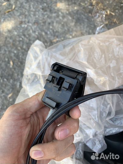 Трос открывания капота Мазда 3 bk