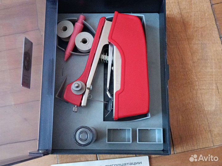 Ручная швейная машинка Такт