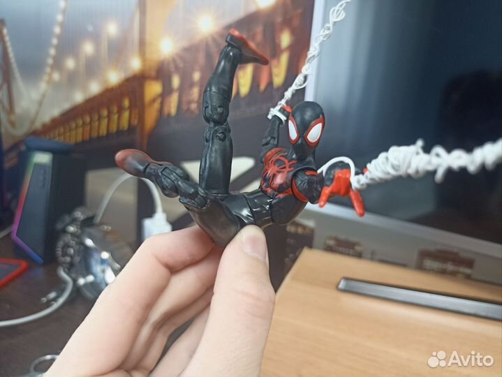 Фигурка Miles Morales Marvel legends 2018