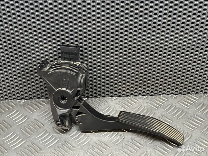 Педаль газа Chevrolet Cruze J300 1.8