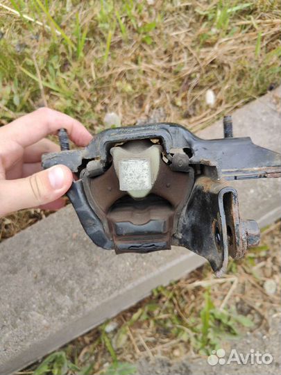 Опора двигателя Skoda Fabia 2