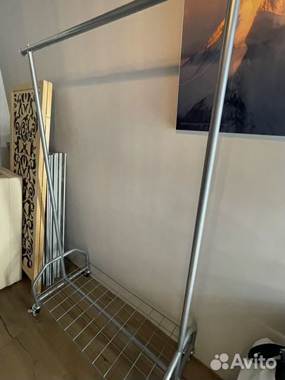 Вешало напольное на колесах