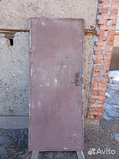 Металлическая дверь бу