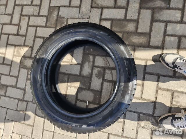 Pirelli Ice Zero 2 235/55 R20