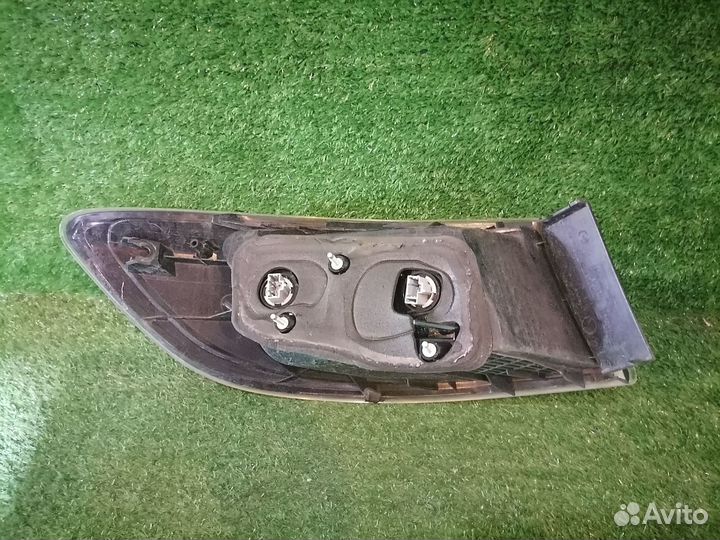 Фонарь (стоп сигнал) правый P8524 Mazda Axela BL6F