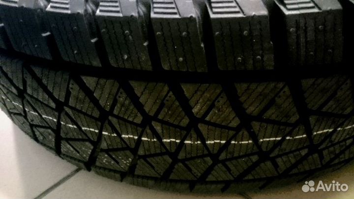 Bridgestone Blizzak DM-V2 205/80 R16 104R