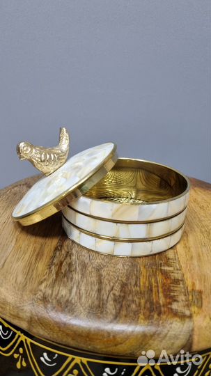 Шкатулка из латуни с перламутром