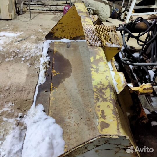 Гидравлический ковш на вилочный погрузчик