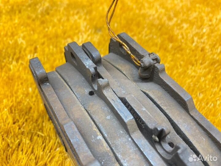 Колодки тормозные передние Mercedes-Benz C-Class