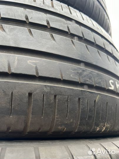 Pirelli P Zero Rosso 235/45 R19