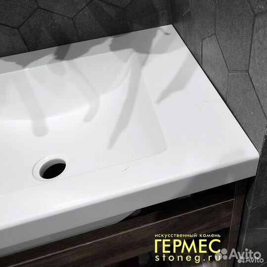 Столешница с раковиной для ванной из камня Staron