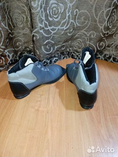 Лыжные ботинки 38