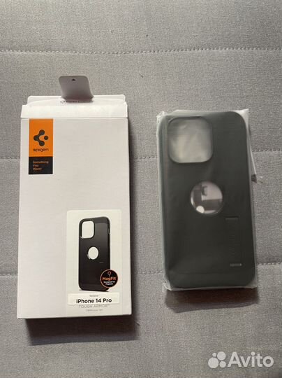Чехол Spigen для iPhone 14 pro