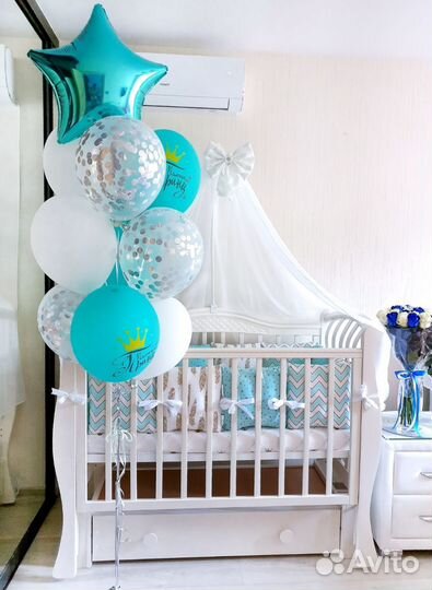 Детская кроватка с маятником и комодом