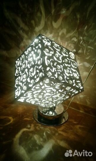 Светильник с инкрустированными камнями