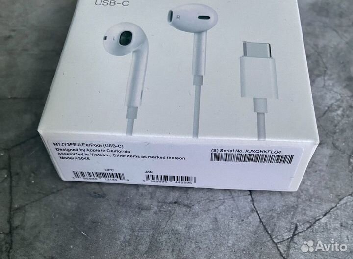 Наушники Apple EarPods с разъемом Type-C