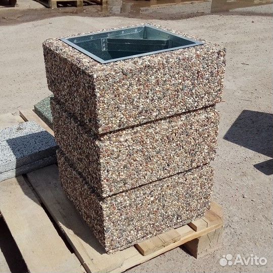 Бетонная уличная урна (фактура камня) 400х400х600