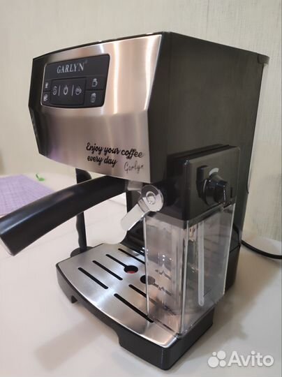 Кофеварка рожковая Garlyn L70