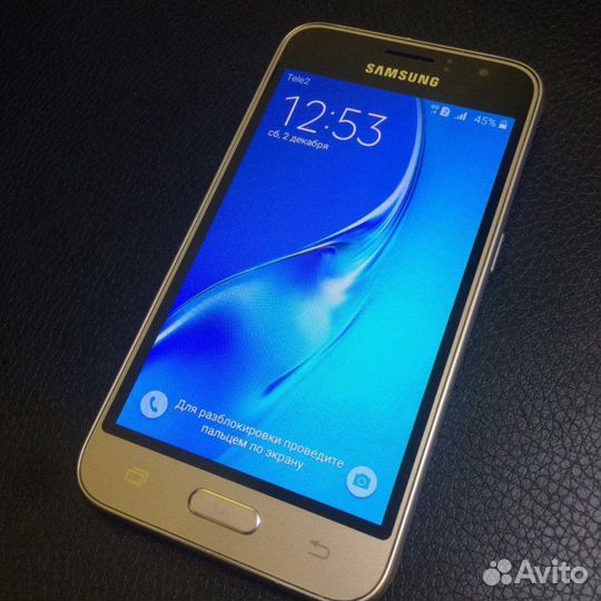 Телефон Samsung galaxy j1