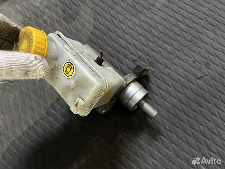 Главный тормозной цилиндр Chevrolet Lacetti