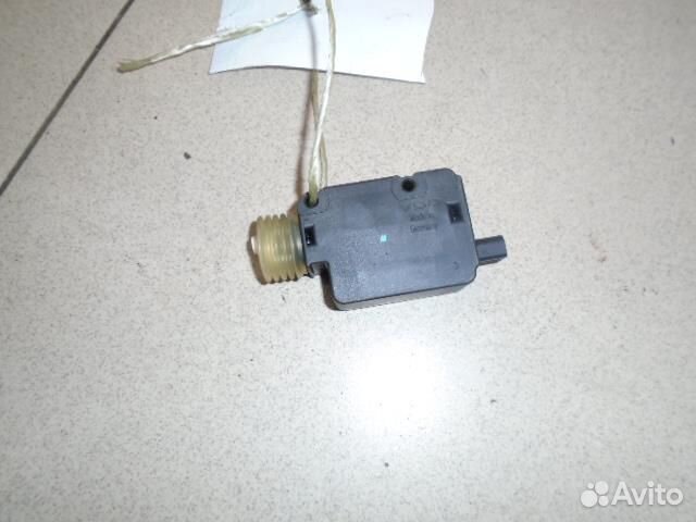 Активатор замка крышки бензобака Mercedes Benz M