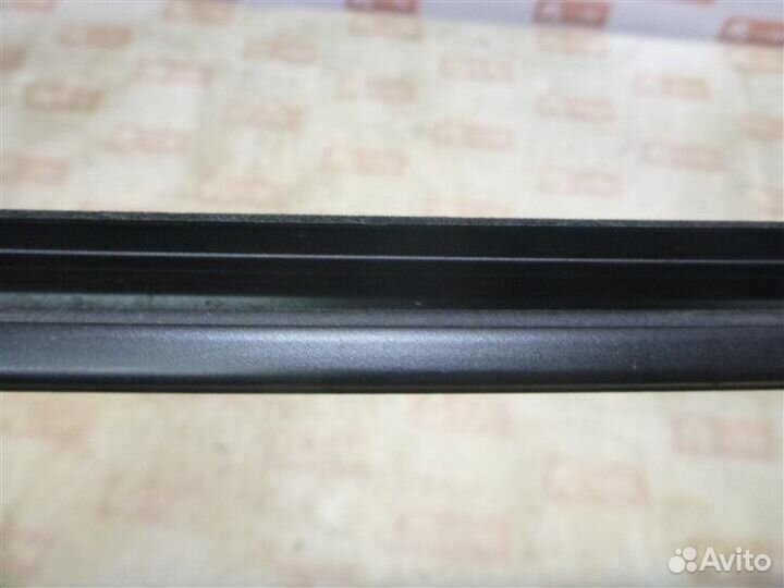 Уплотнитель стекла двери бархотка передний правый