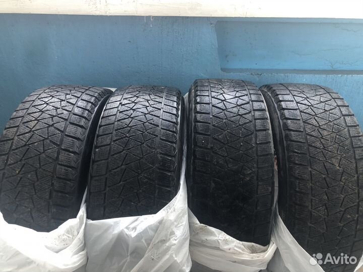 Bridgestone Blizzak DM-V2 225/60 R17 99S