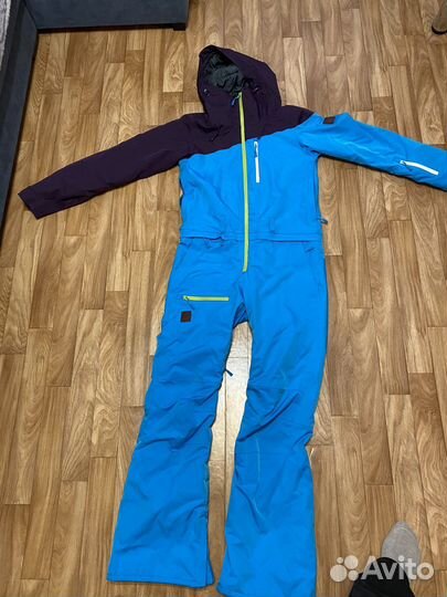 Комбенезон для сноуборда и лыж, Горнолыжный костюм