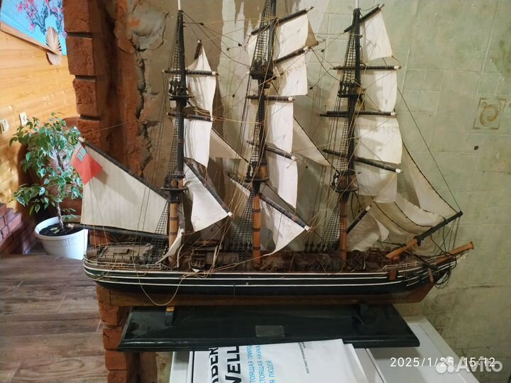 Модель корабля