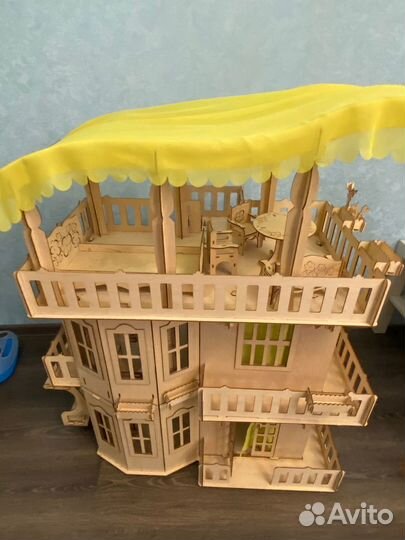 Большой кукольный домик деревянный с мебелью
