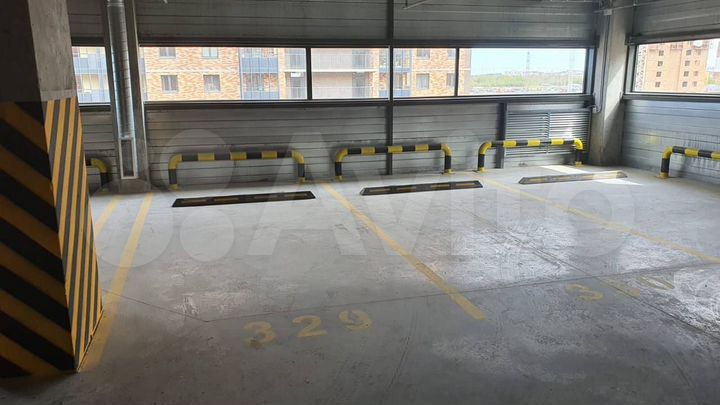 Машиноместо, 14 м²