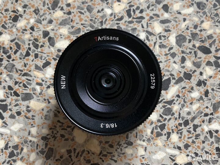 Объектив 7artisans 18/6.3