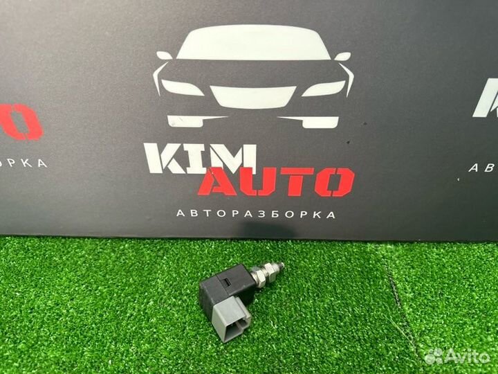 Датчик включения стоп-сигнала Kia Ceed 1 Ed Hb 1.4