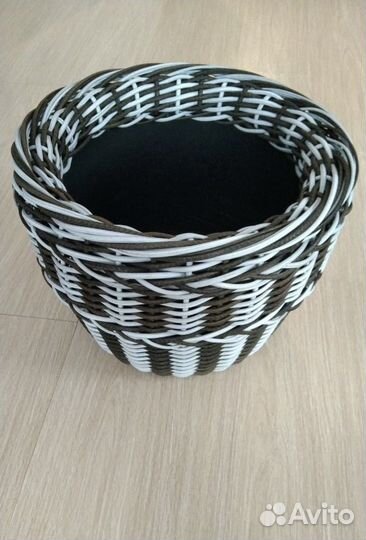 Кашпо из ротанга ручная работа