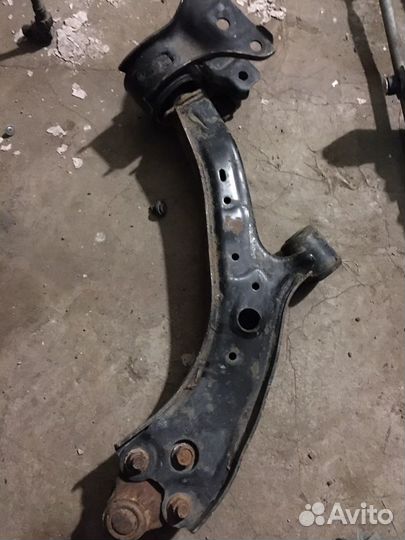 Рычаг передний левый нижний Honda CR-V 3