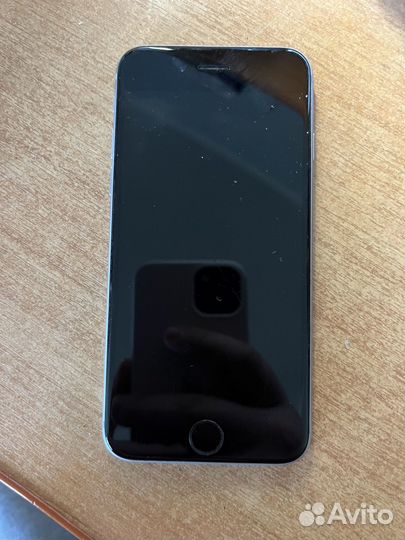 Телефон iPhone 6s