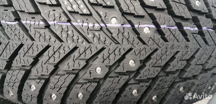 Nokian Tyres Hakkapeliitta 10p 215/65 R16 102T